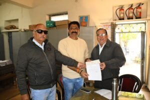 संपत्तिकर बकाया पर नगर निगम की सख्ती, जनता उच्चतर माध्यमिक विद्यालय में तालाबंदी